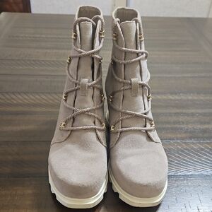 Sorel Women's Taupe Lace-Up Boots